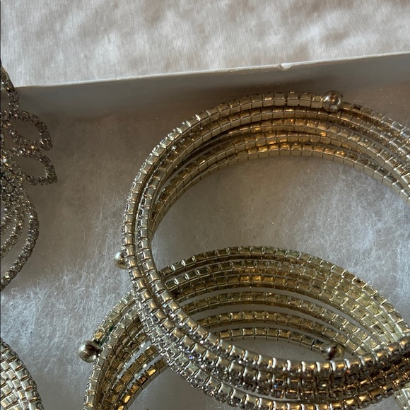 Gold and rhinestone spiral Bangle Bracelet Set with matching earrings - Picture 3 of 4
